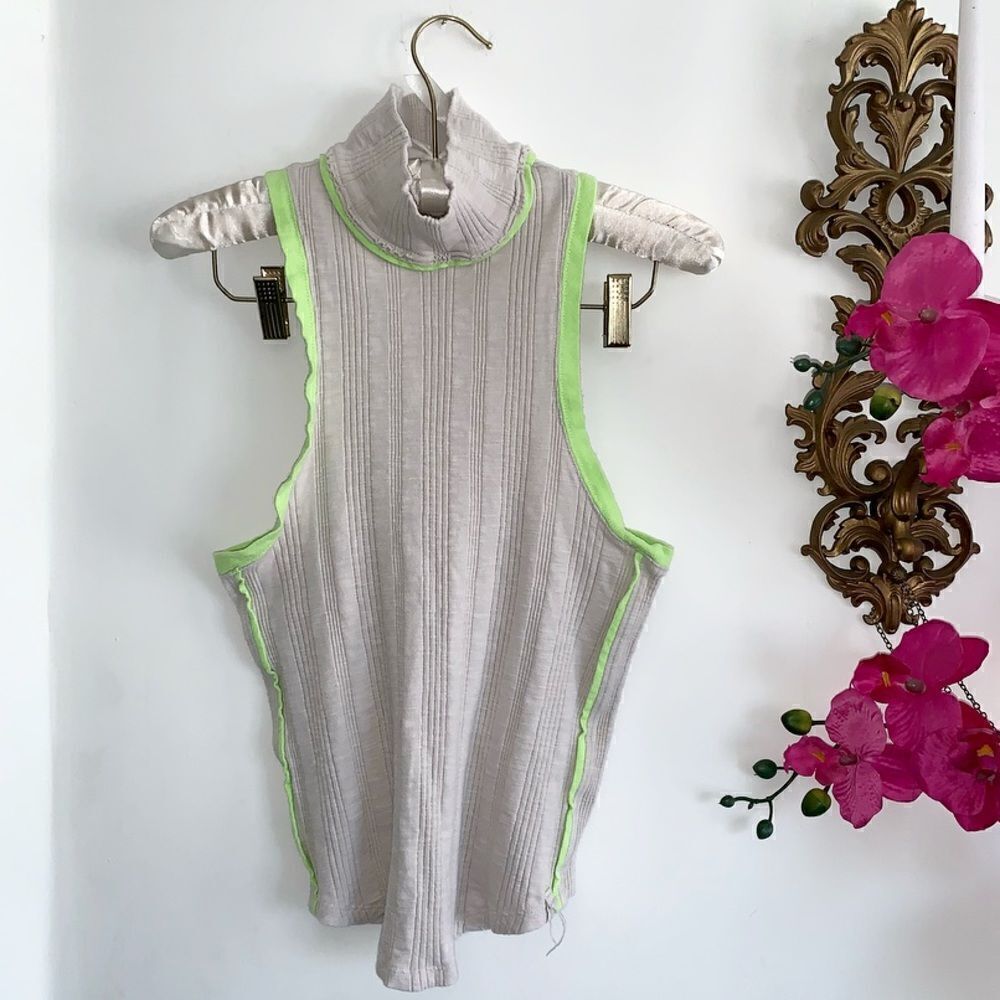 FREE PEOPLE GRAY MOCK TOP - Picture 2 of 11
